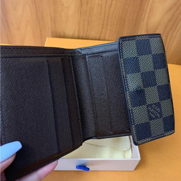 Sold❌❌LV Damier Ebene Compact Wallet💕
100% Authentic - Picture 9 of 12